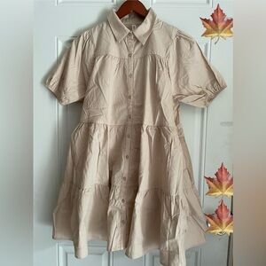 Zenana Tiered Beige Short Sleeve Top. Size Small NWOT
